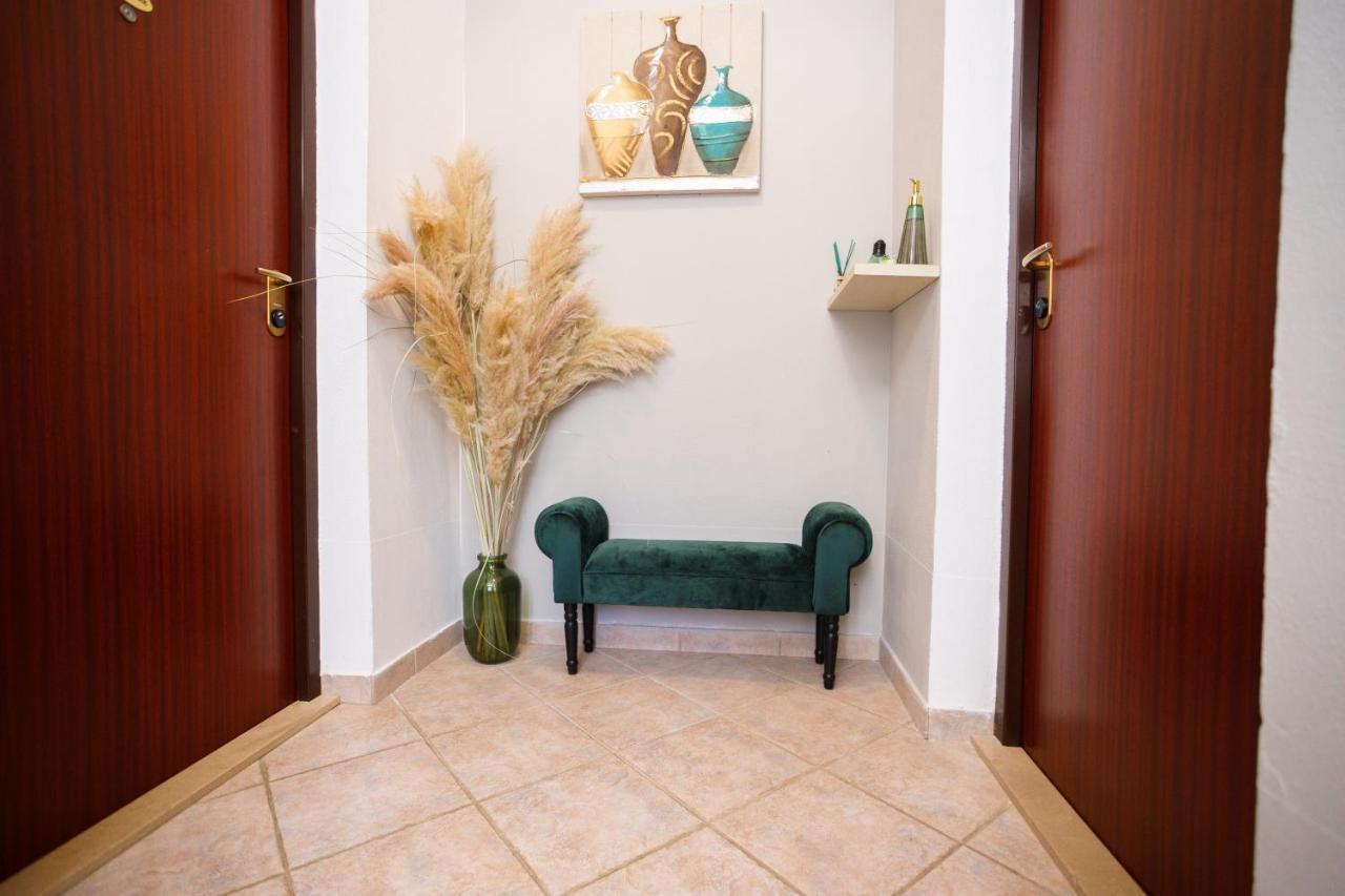 מילנה Nono Jure , Private Pool & Sauna מראה חיצוני תמונה