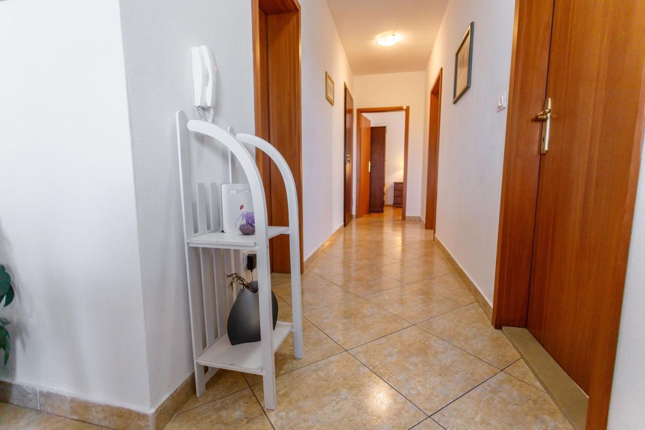 מילנה Nono Jure , Private Pool & Sauna מראה חיצוני תמונה