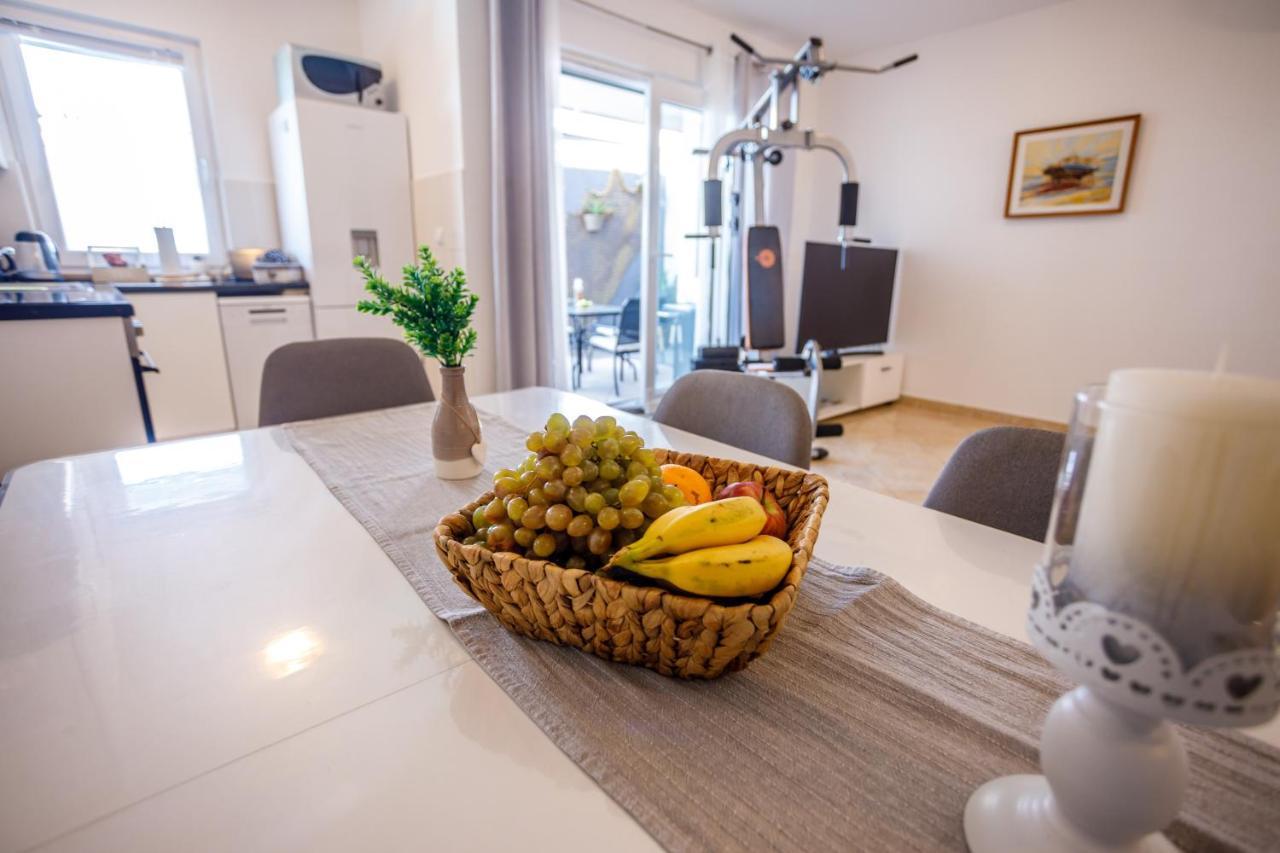 מילנה Nono Jure , Private Pool & Sauna מראה חיצוני תמונה