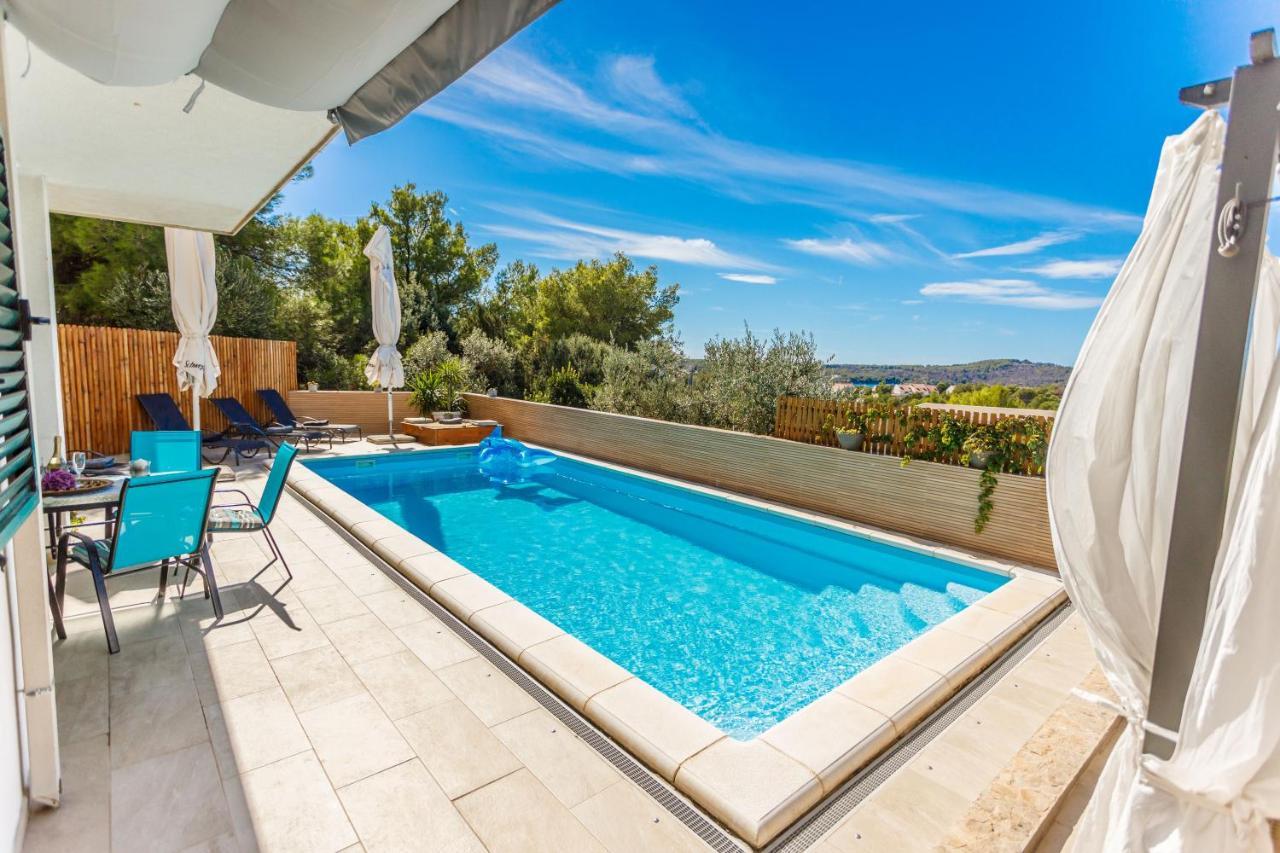 מילנה Nono Jure , Private Pool & Sauna מראה חיצוני תמונה