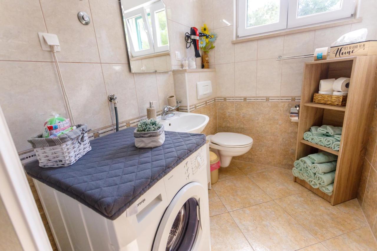 מילנה Nono Jure , Private Pool & Sauna מראה חיצוני תמונה
