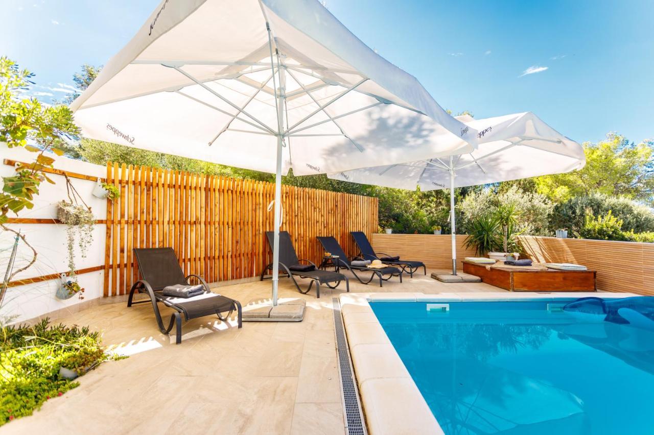 מילנה Nono Jure , Private Pool & Sauna מראה חיצוני תמונה